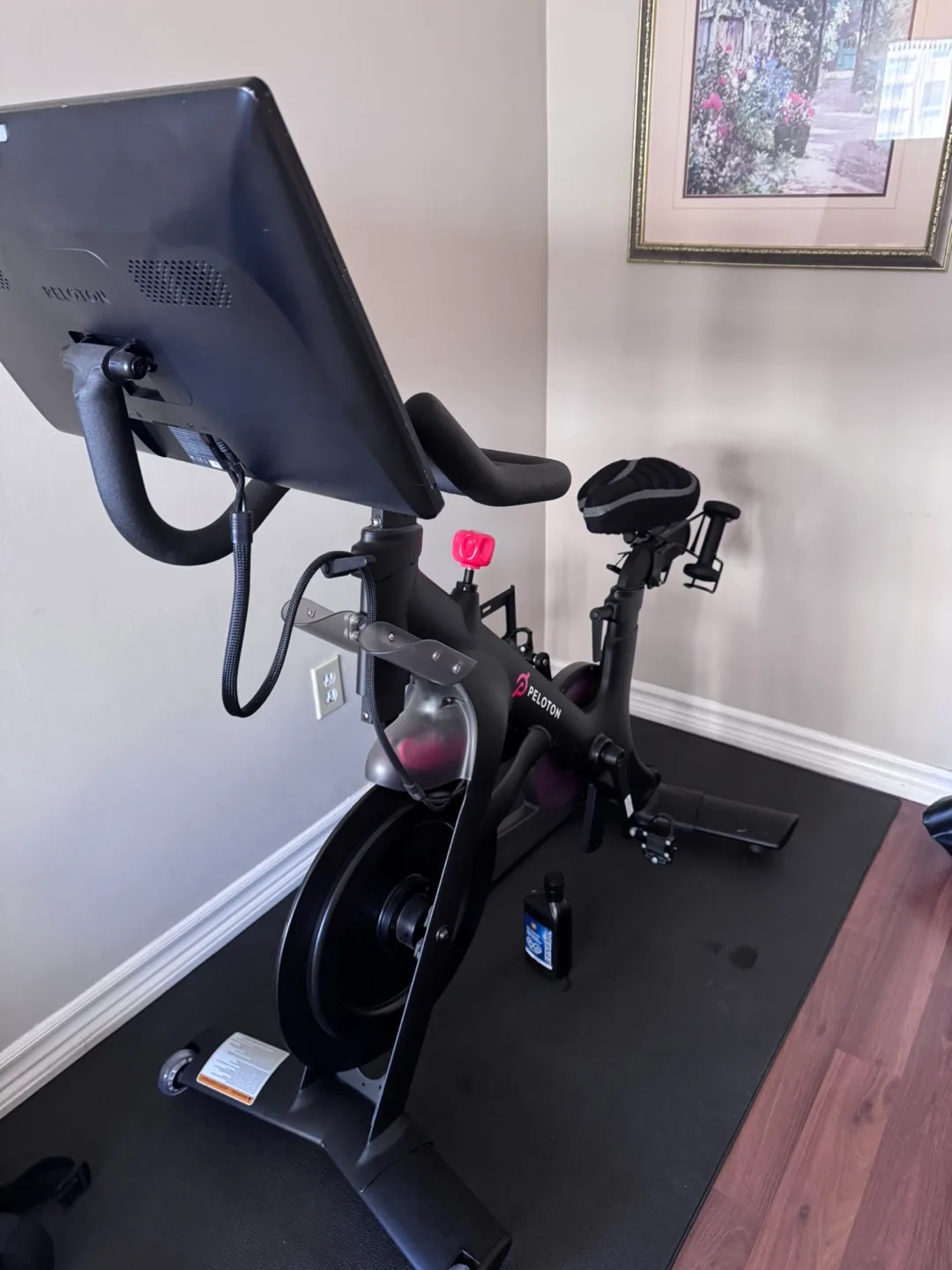 Used Peloton Bike image indicator(3)