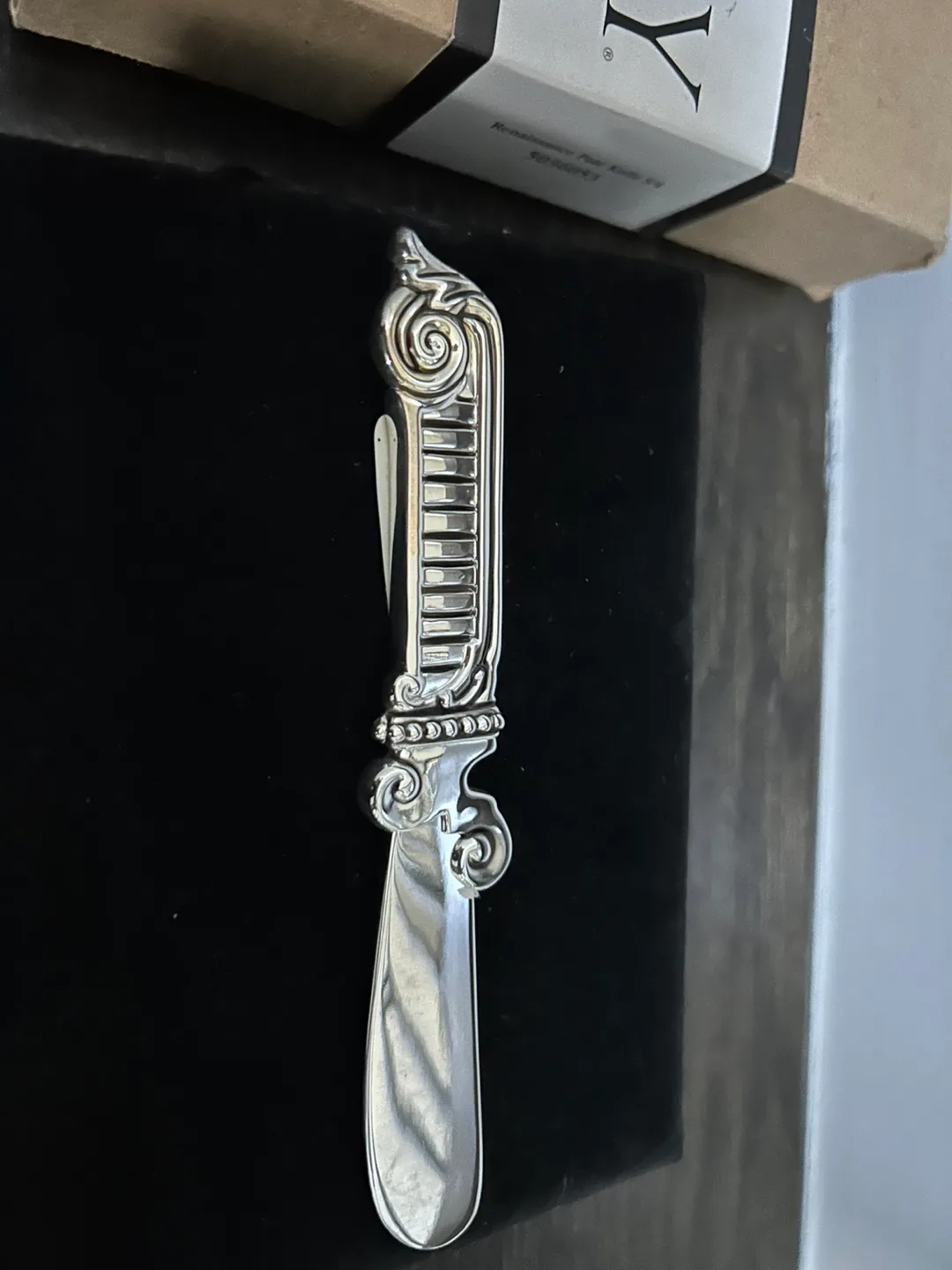 Bombay Company Renaissance Pate Knife Set of 4 image indicator(3)