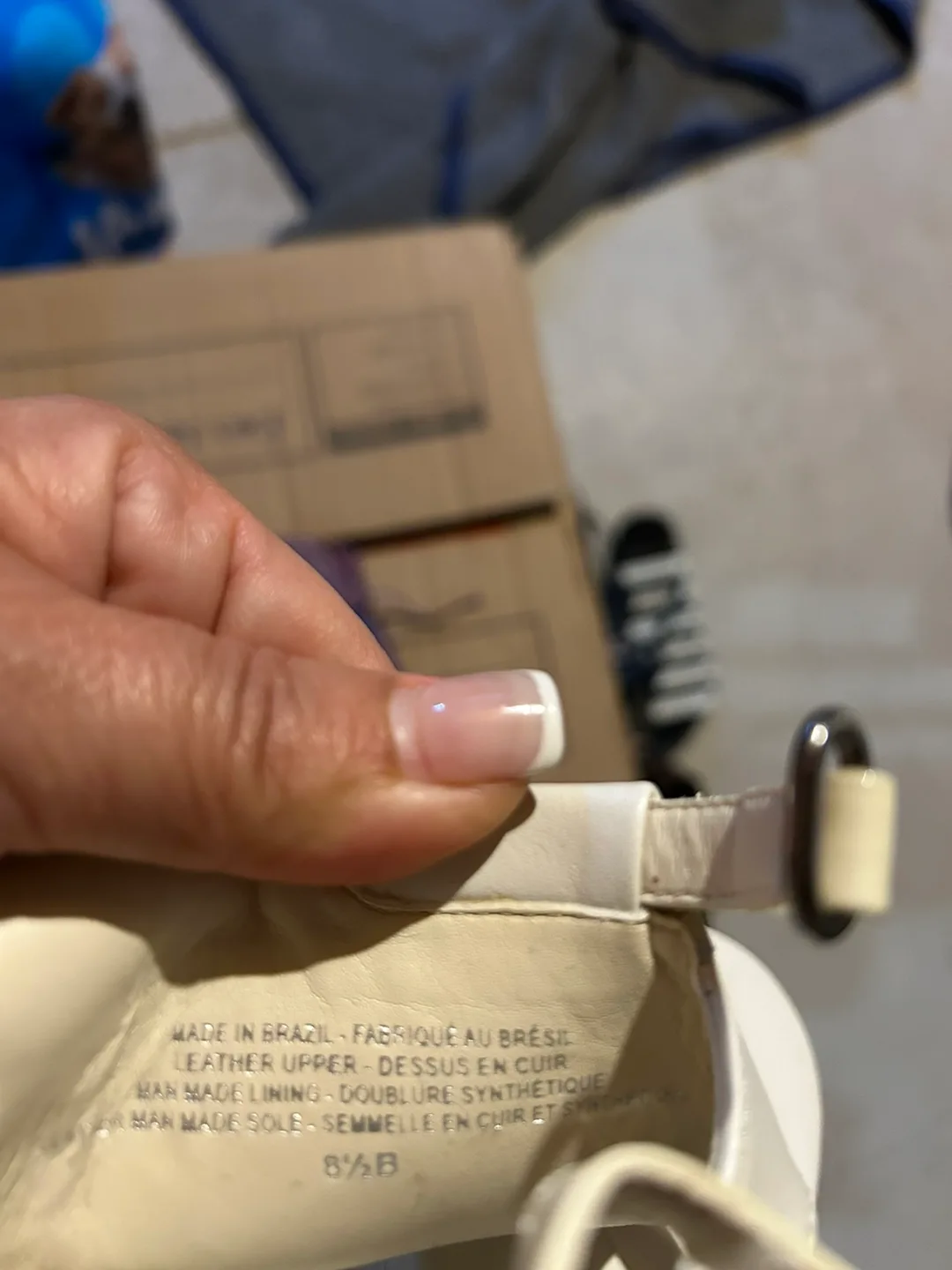 White Leather BCBGMAXAZRIA Heels image indicator(5)