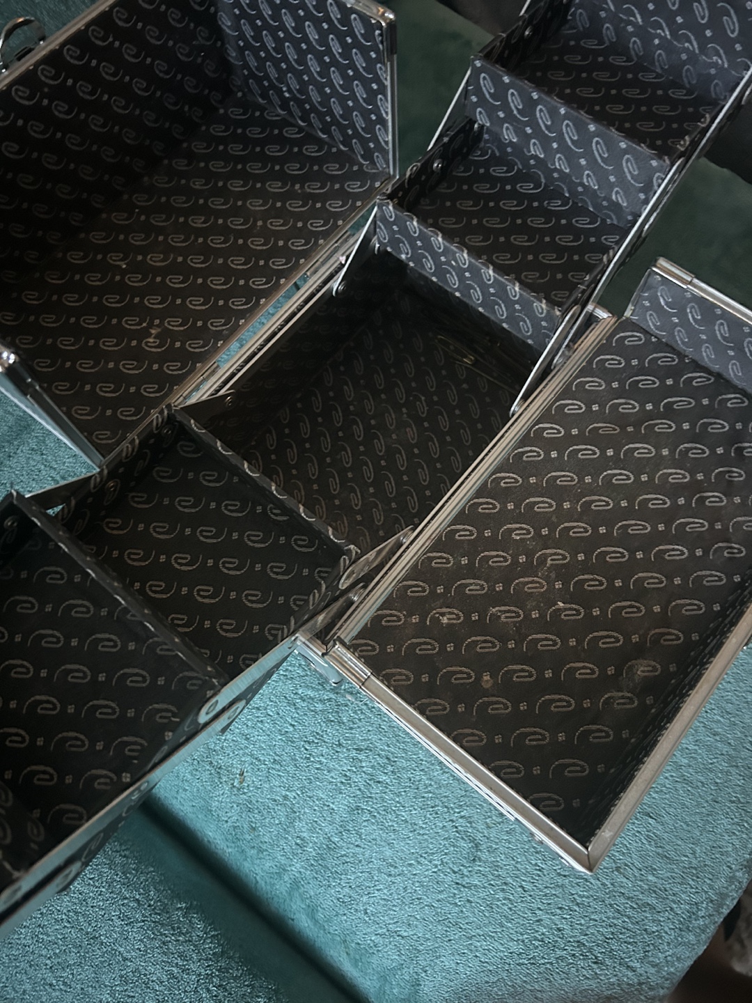 Silver Makeup Case - photo 5