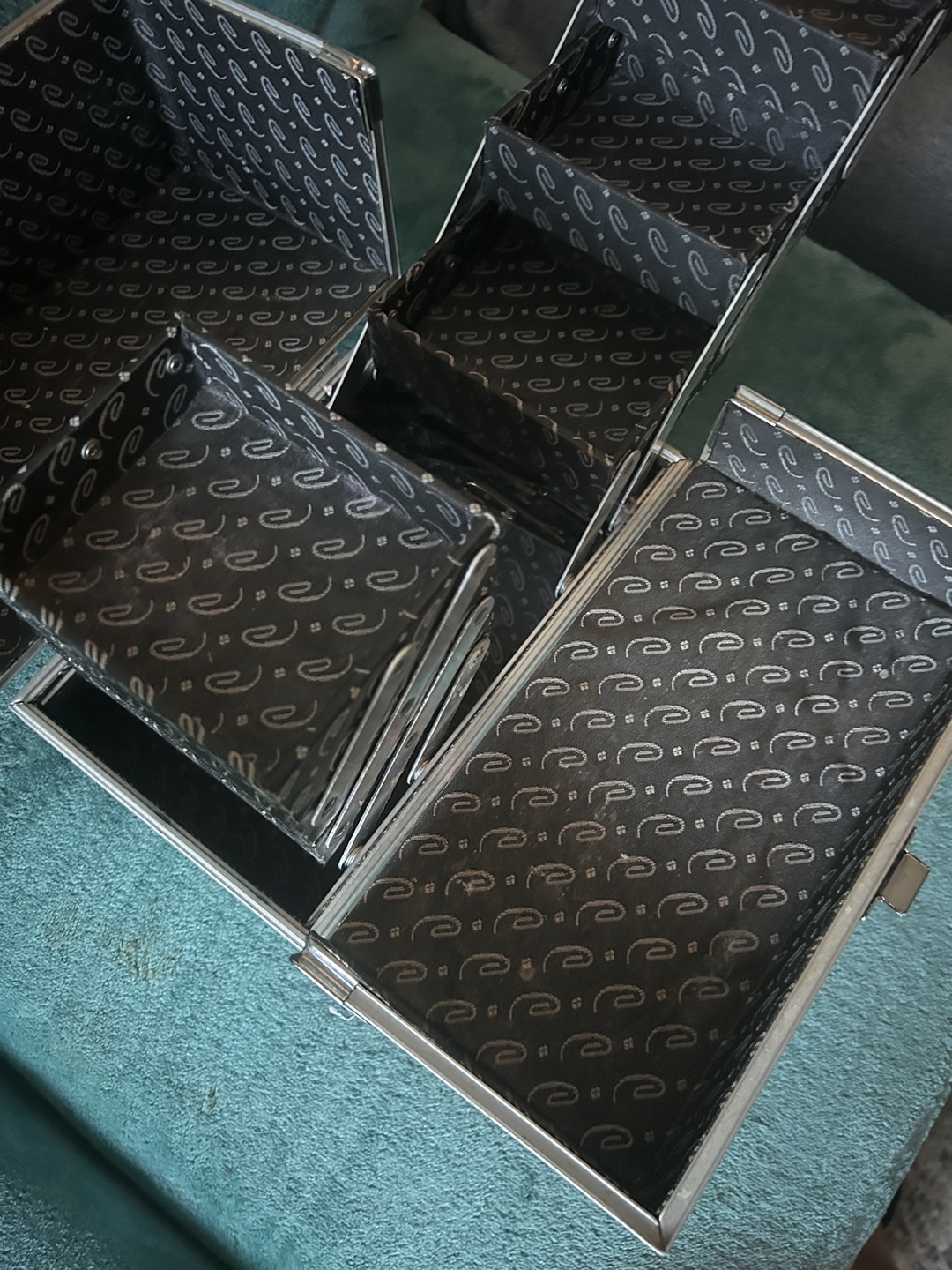 Silver Makeup Case - photo 4