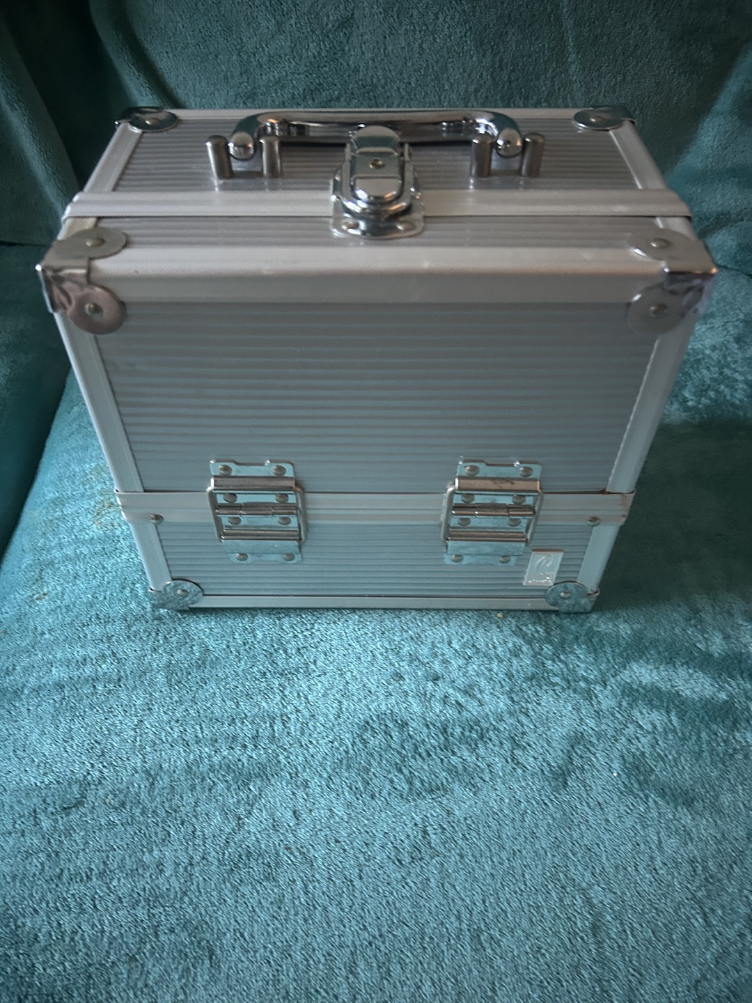 Silver Makeup Case - photo 3