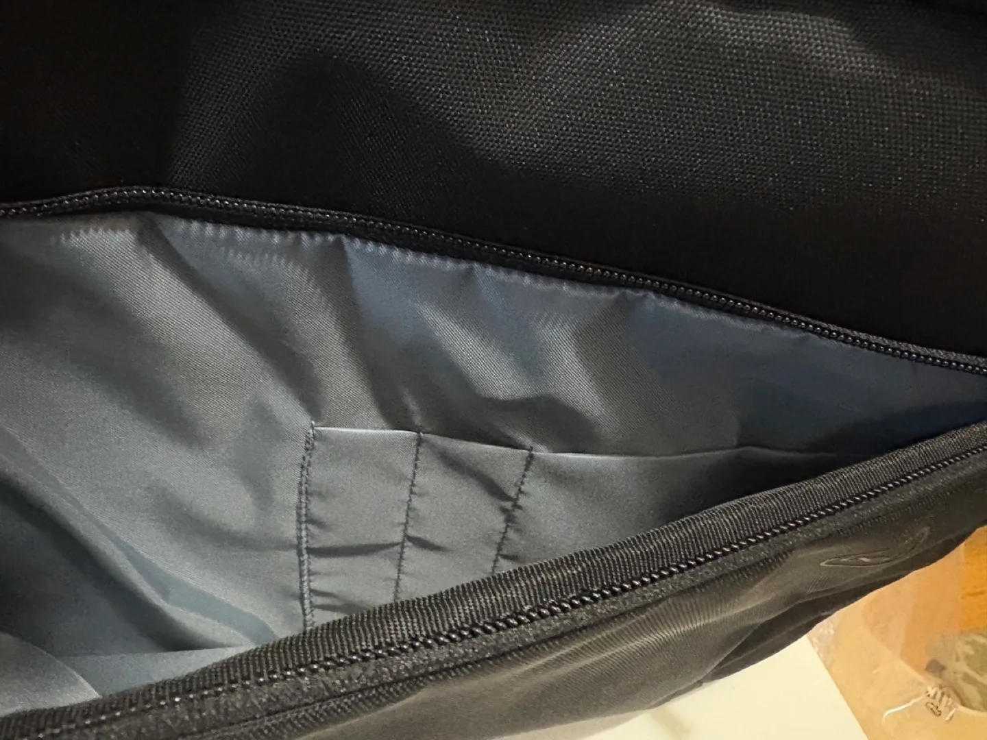 *New* Laptop Bag with Luggage Trolley Strap - Black - Dell image indicator(5)