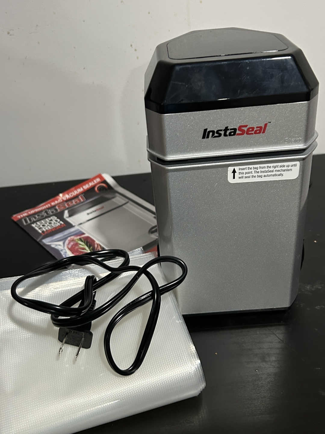 InstaSeal Vacuum Sealer - photo 2