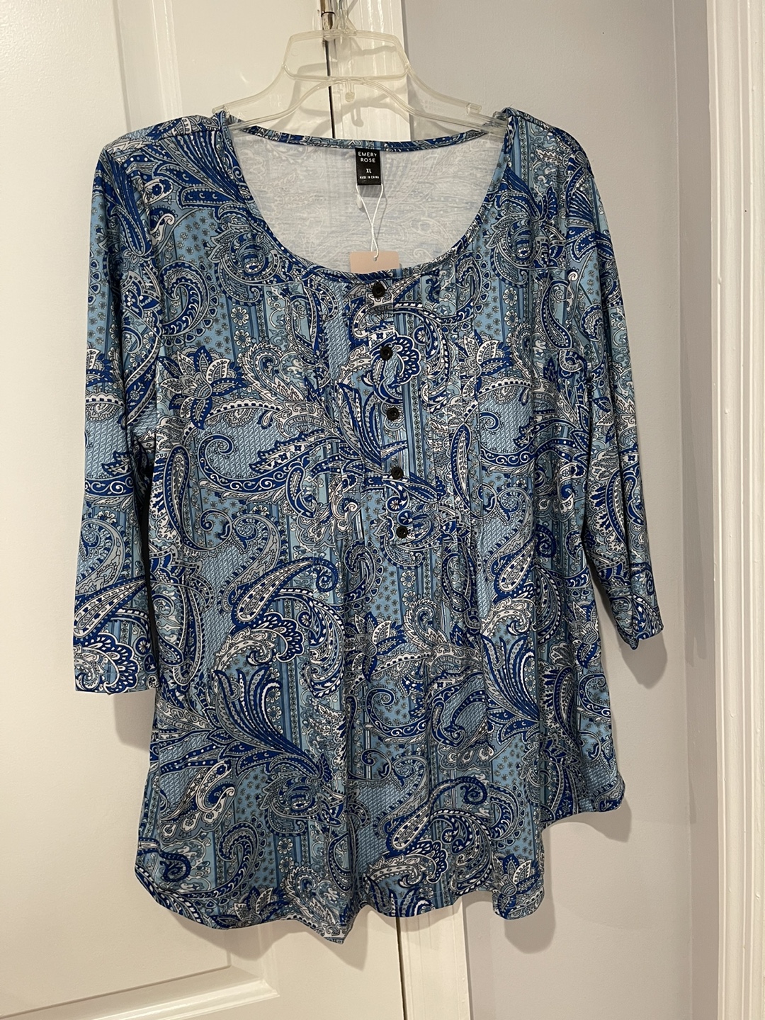 Emery Rose 3/4 Sleeve Blouse