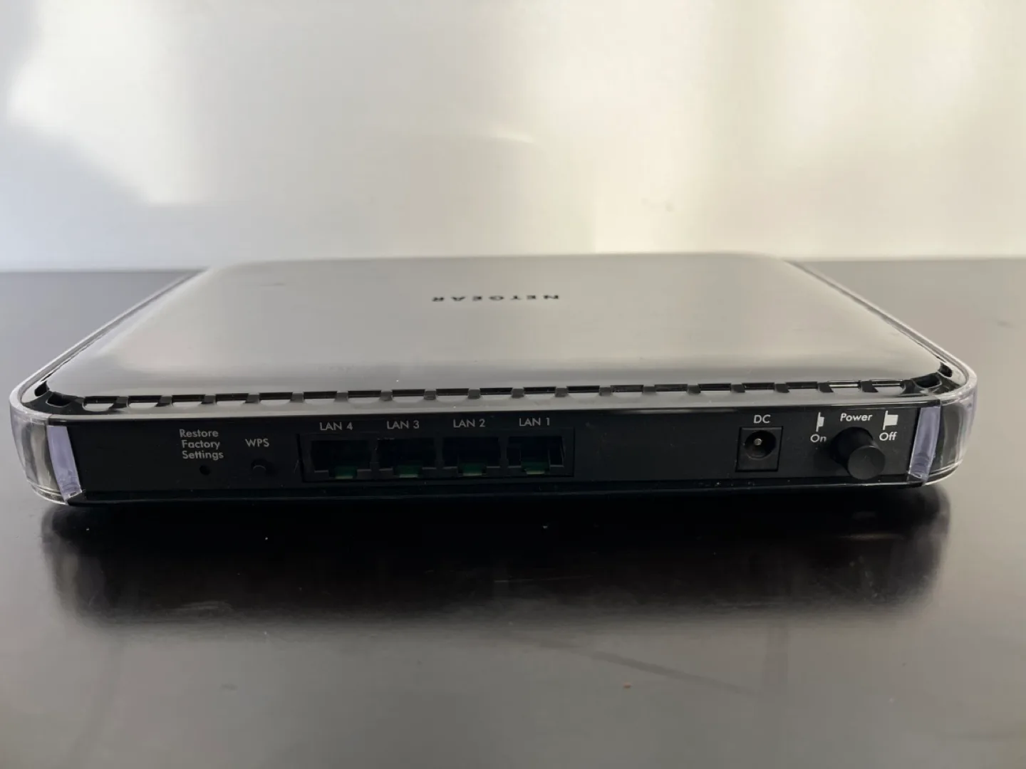 NETGEAR Universal Dual Band WiFi Range Extender WN2500RP image indicator(3)