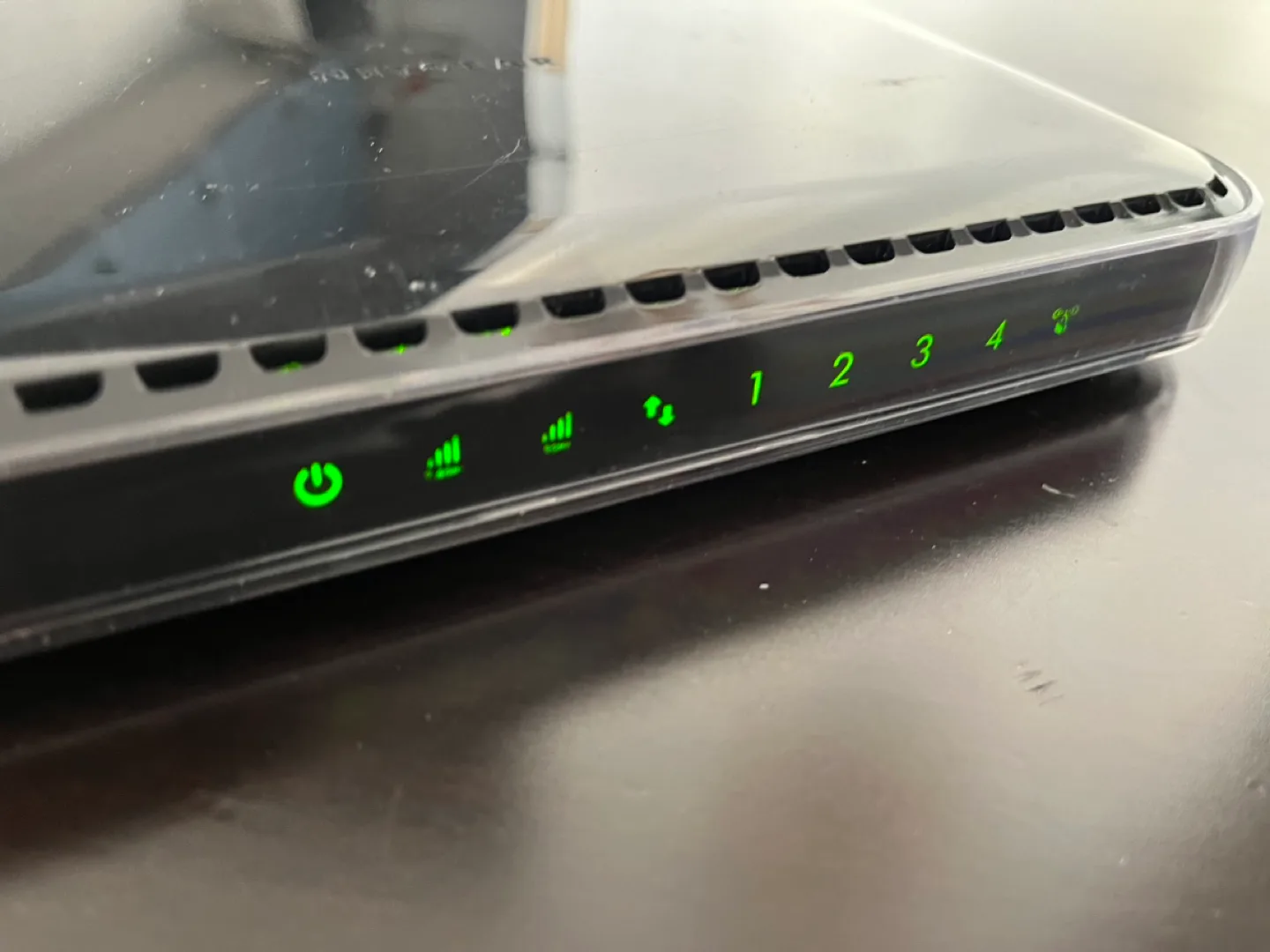 NETGEAR Universal Dual Band WiFi Range Extender WN2500RP image indicator(5)