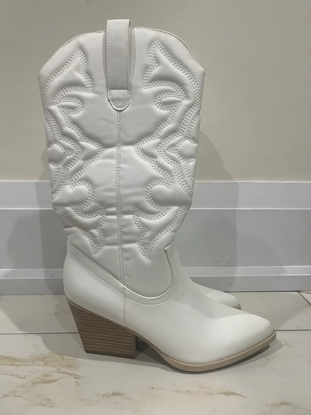 Women’s Faux Leather Knee High Cow Boy Boots sz 8 image indicator(4)