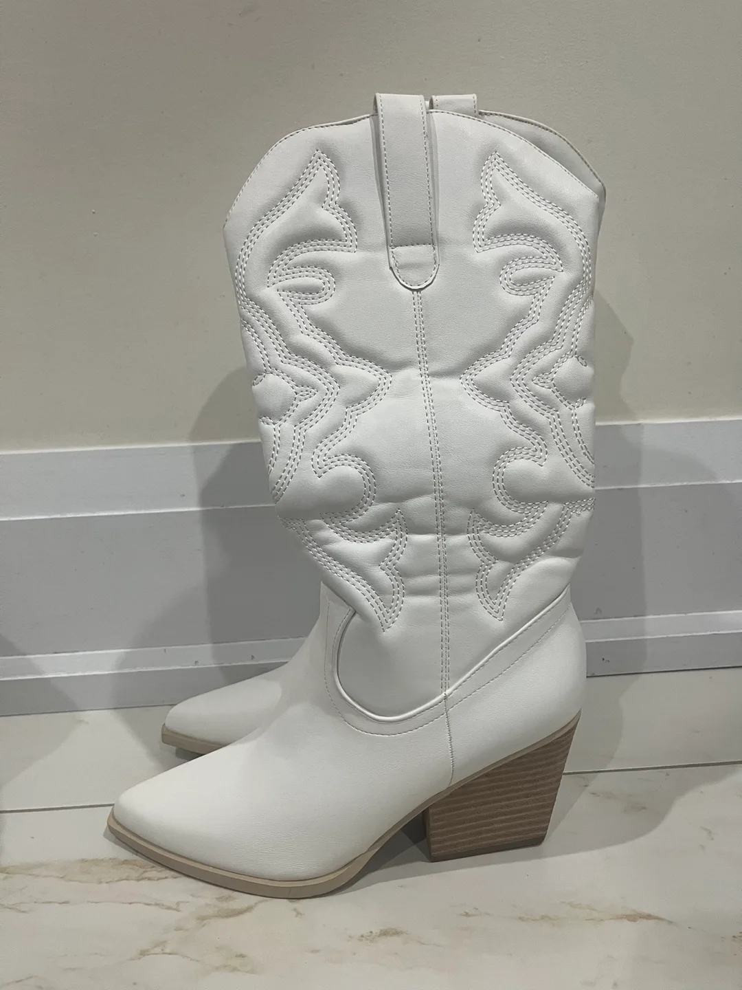 Women’s Faux Leather Knee High Cow Boy Boots sz 8 image indicator(5)