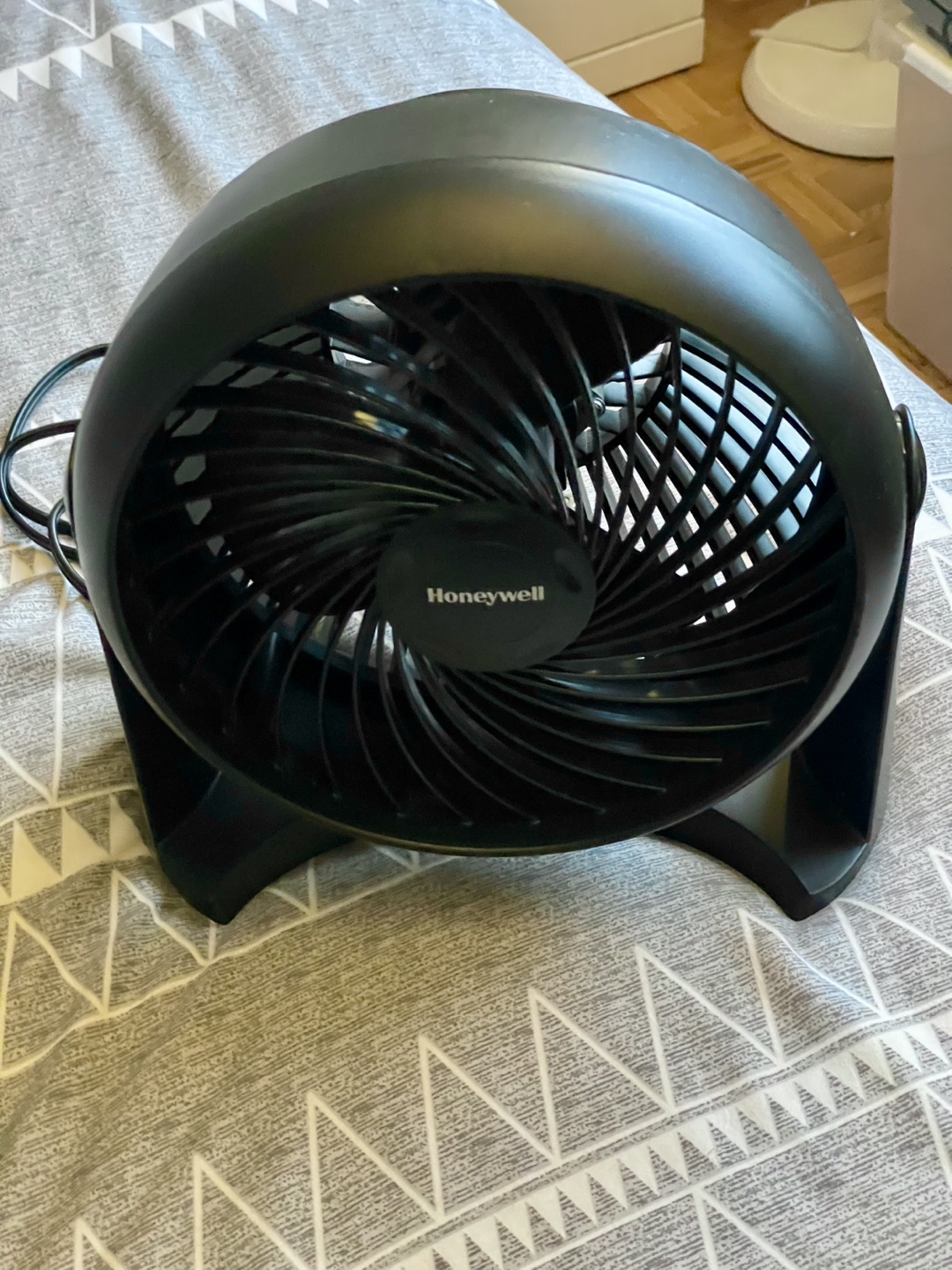 Honeywell Desk Fan - photo 3