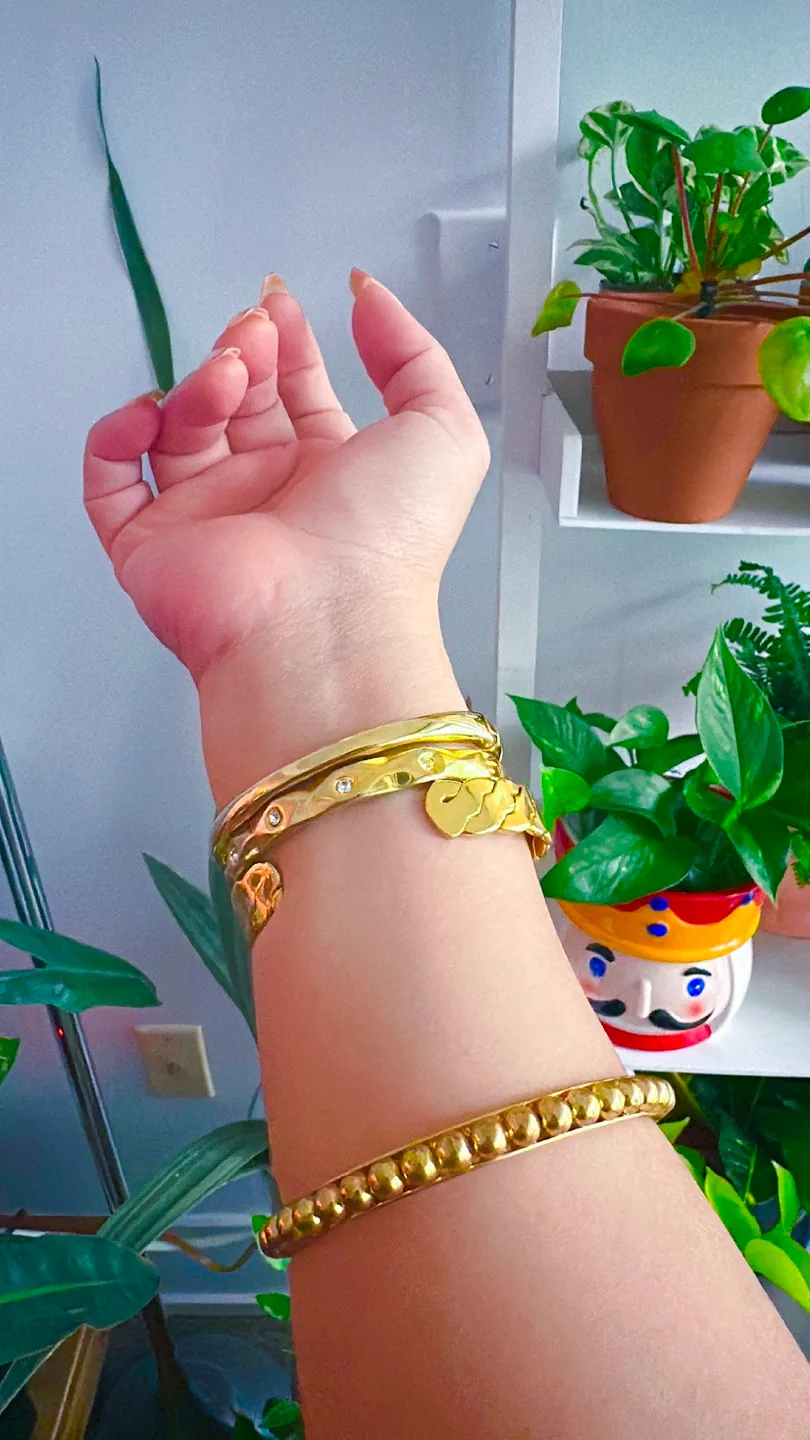 Gold Tone Cuff Bracelet image indicator(5)