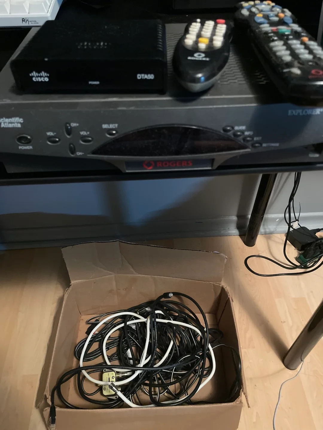 Rogers PVR Receiver and Accessories thumbnail