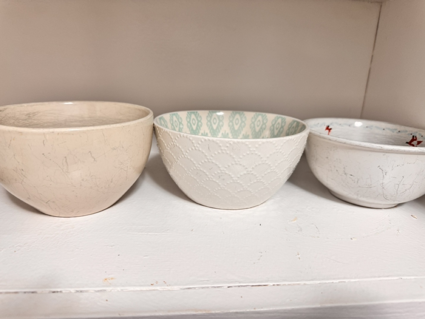 Set of 3 Ceramic Bowls + Mug + 5 knives + 3 plates  #freecycle - photo 5
