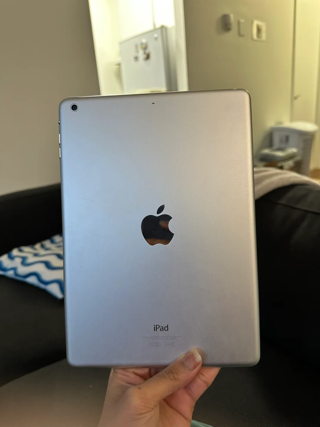 iPad Air 16GB Space Grey image indicator(2)