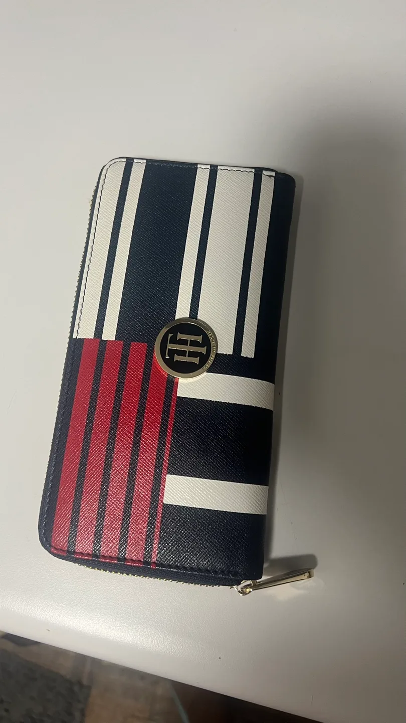 Tommy Hilfiger Women Wallet thumbnail