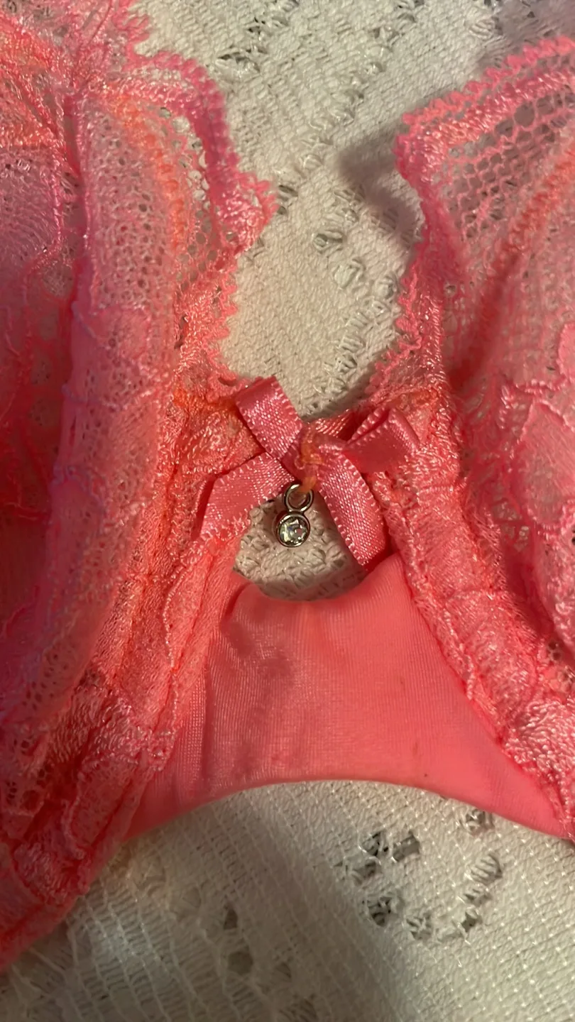 VICTORIA’S SECRET Bra 32D (in original condition) image indicator(4)