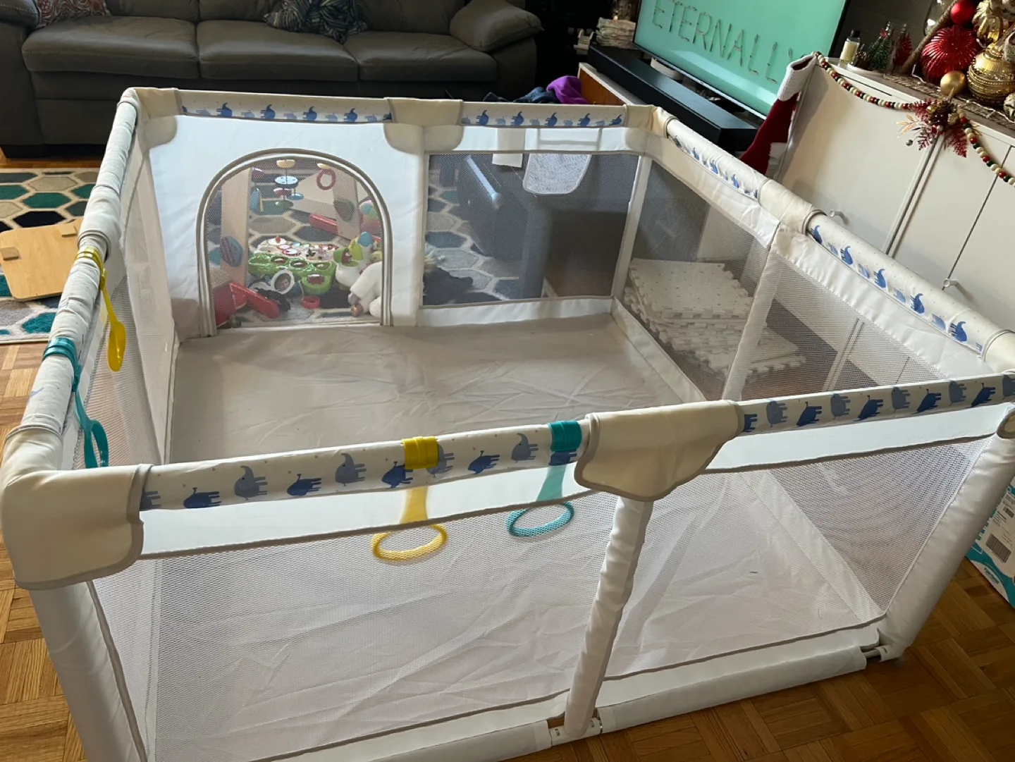 Baby Playpen with Elephant Design thumbnail