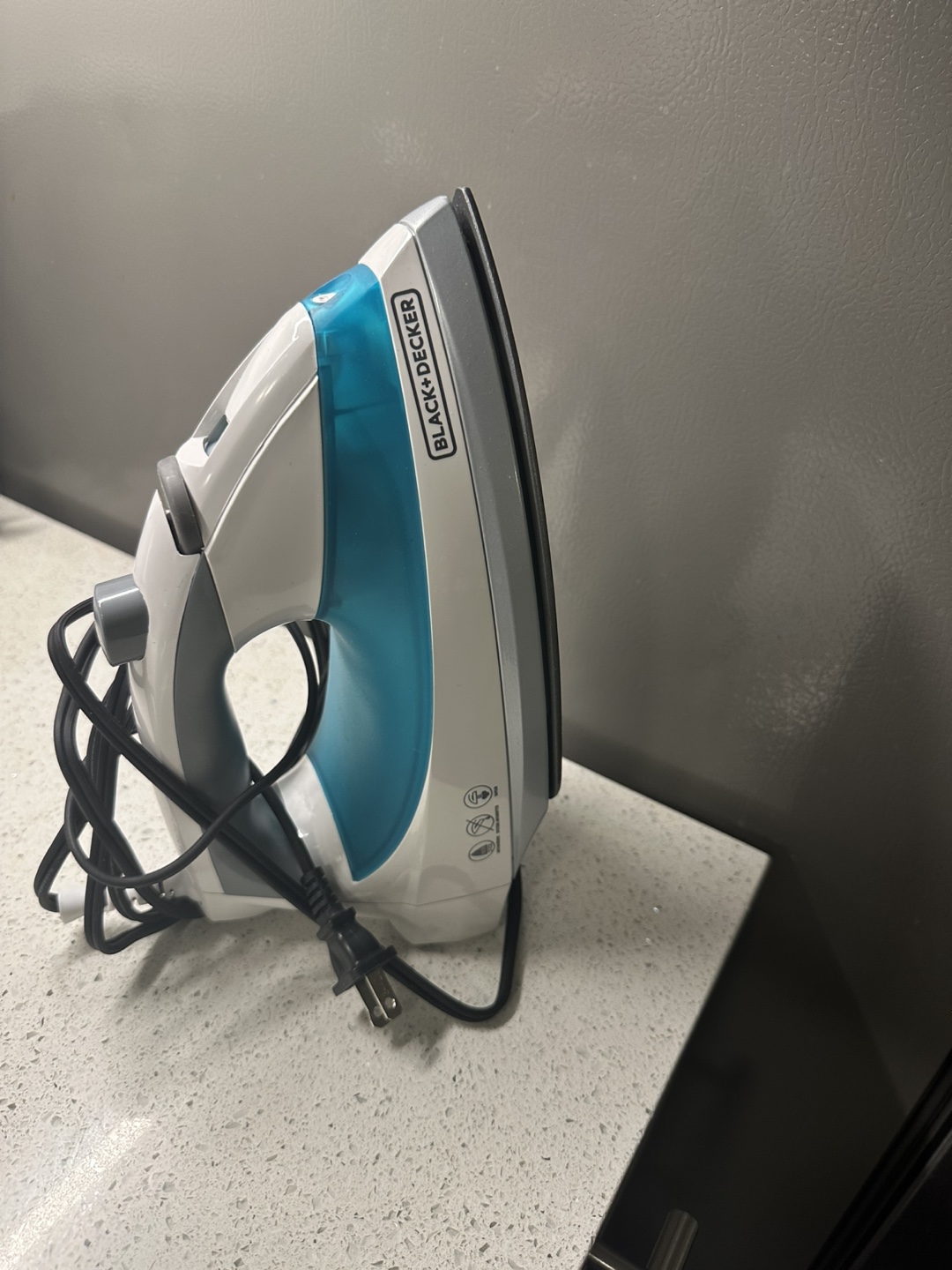 Black + Decker Iron - photo 3