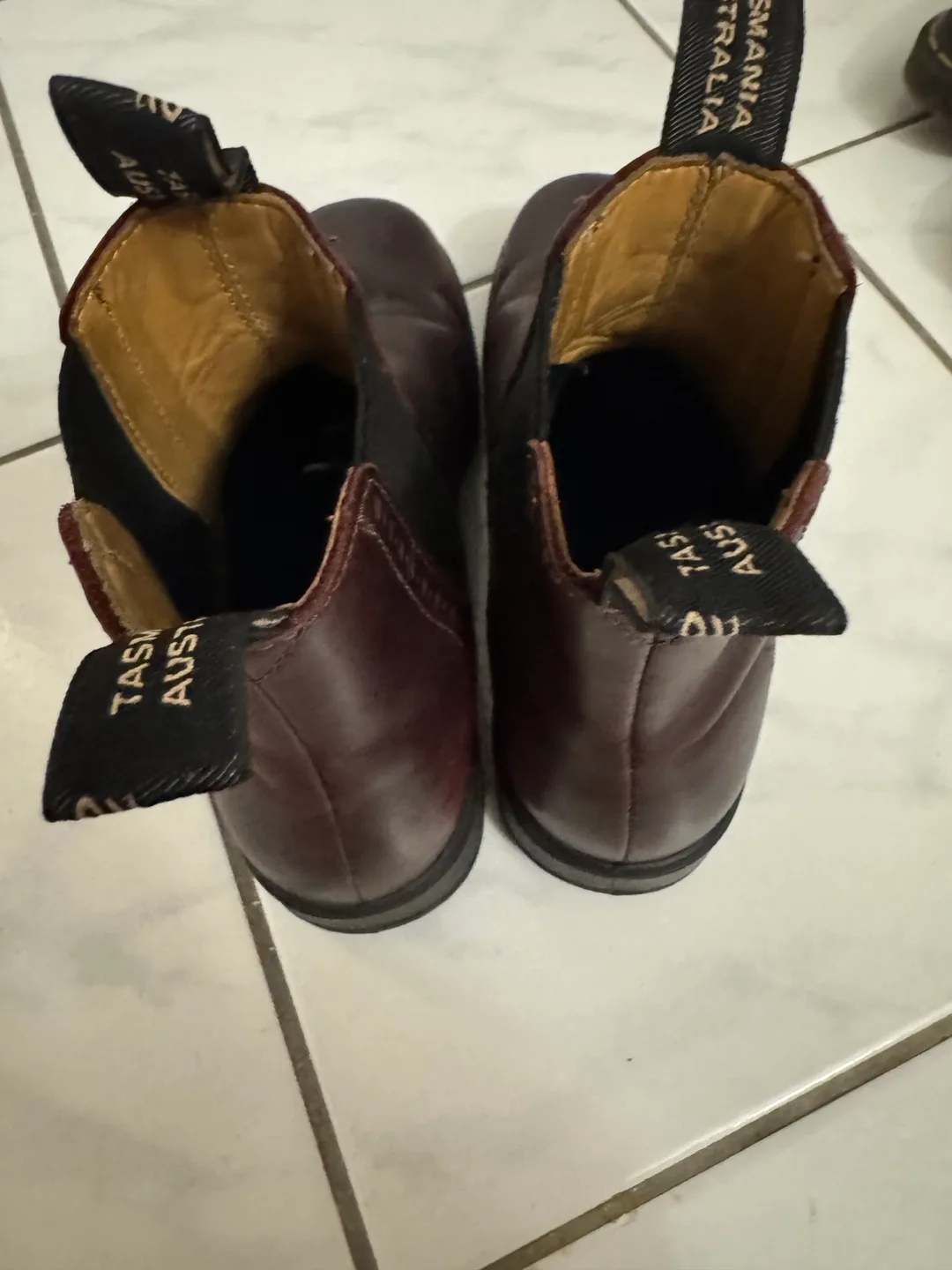 Dr. Martens / Blundstone Chelsea Boots image indicator(2)