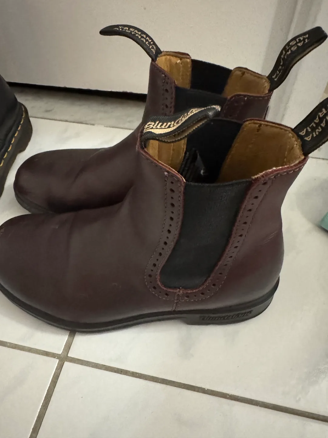 Dr. Martens / Blundstone Chelsea Boots image indicator(3)