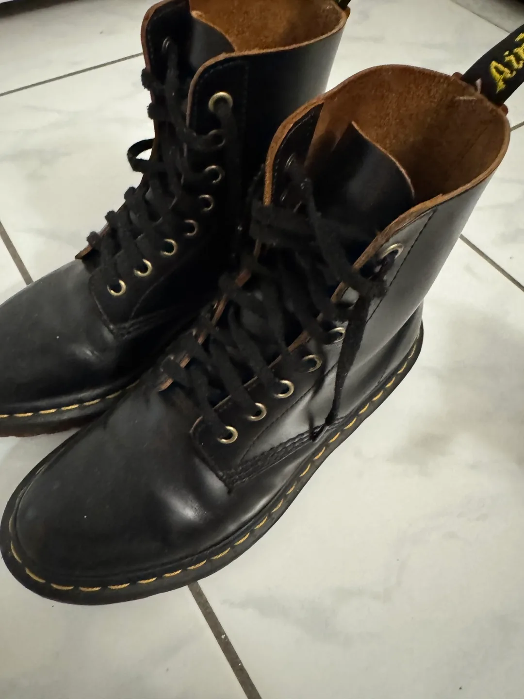 Dr. Martens / Blundstone Chelsea Boots image indicator(7)
