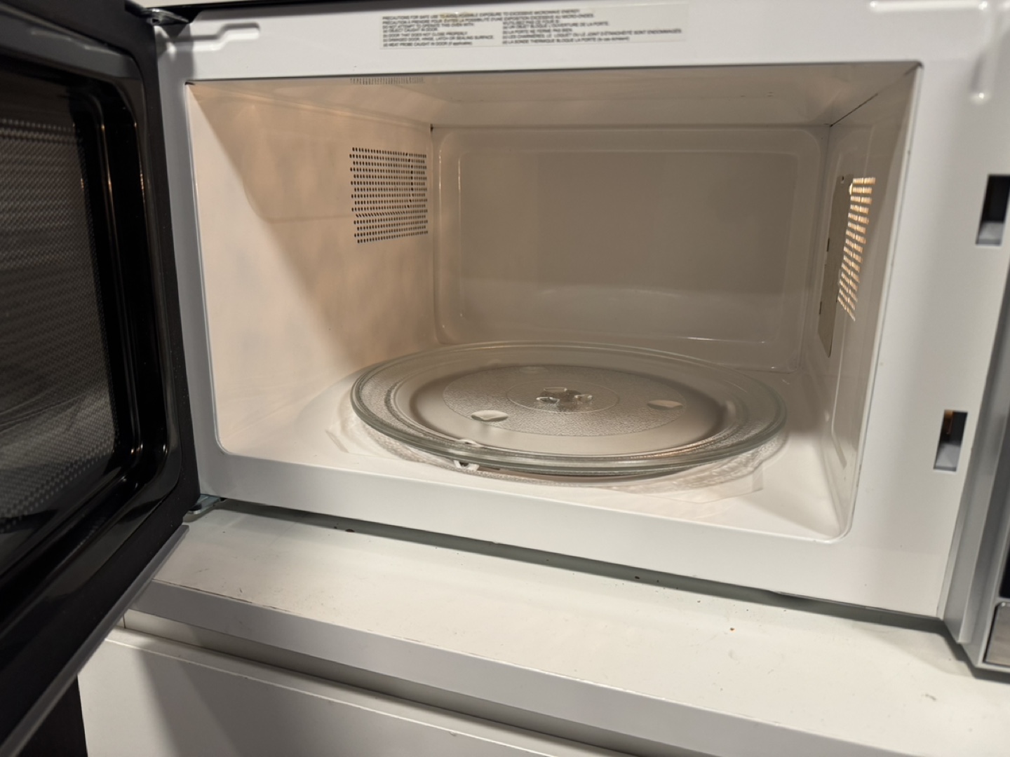 Hamilton Beach Microwave - photo 2