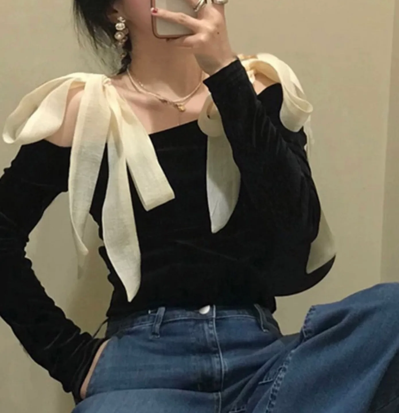 Velvet top with chiffon straps thumbnail