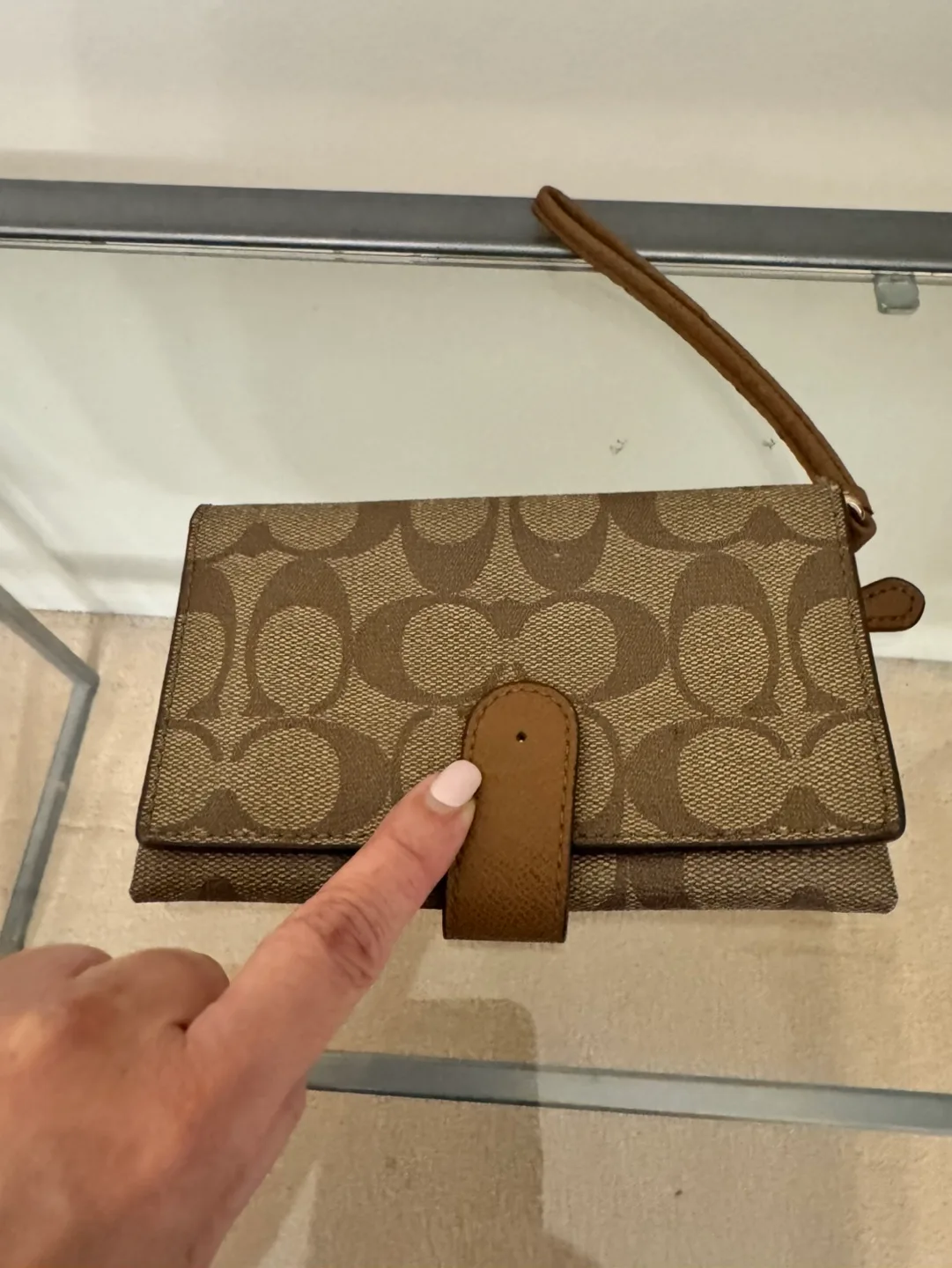 Coach Wallet image indicator(4)