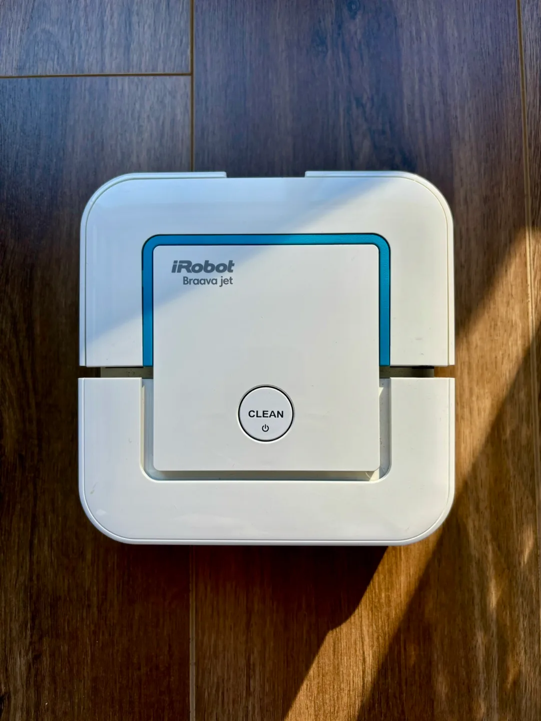 iRobot Braava Jet 240 Robot Mop thumbnail