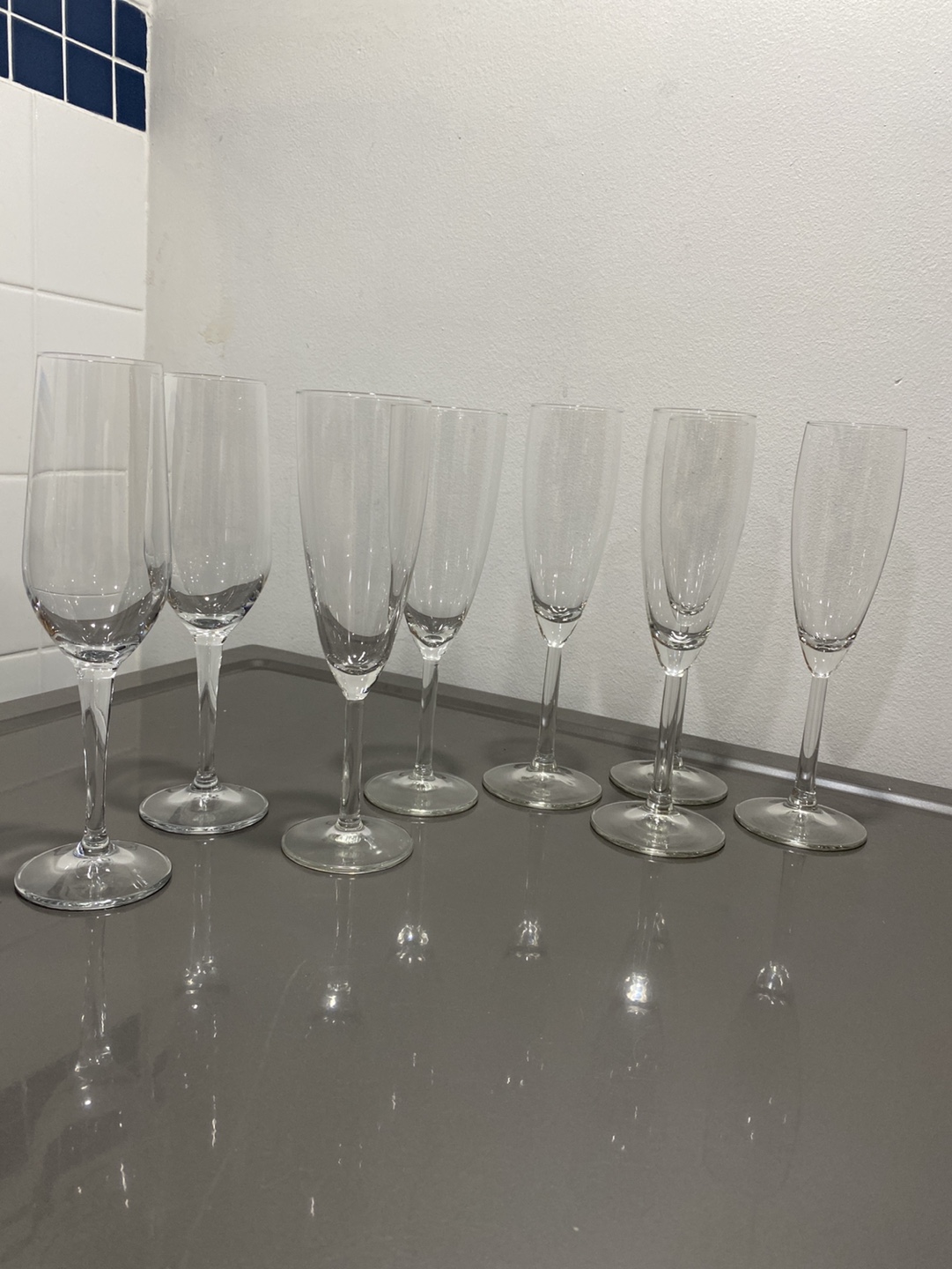 8 Champagne Flutes