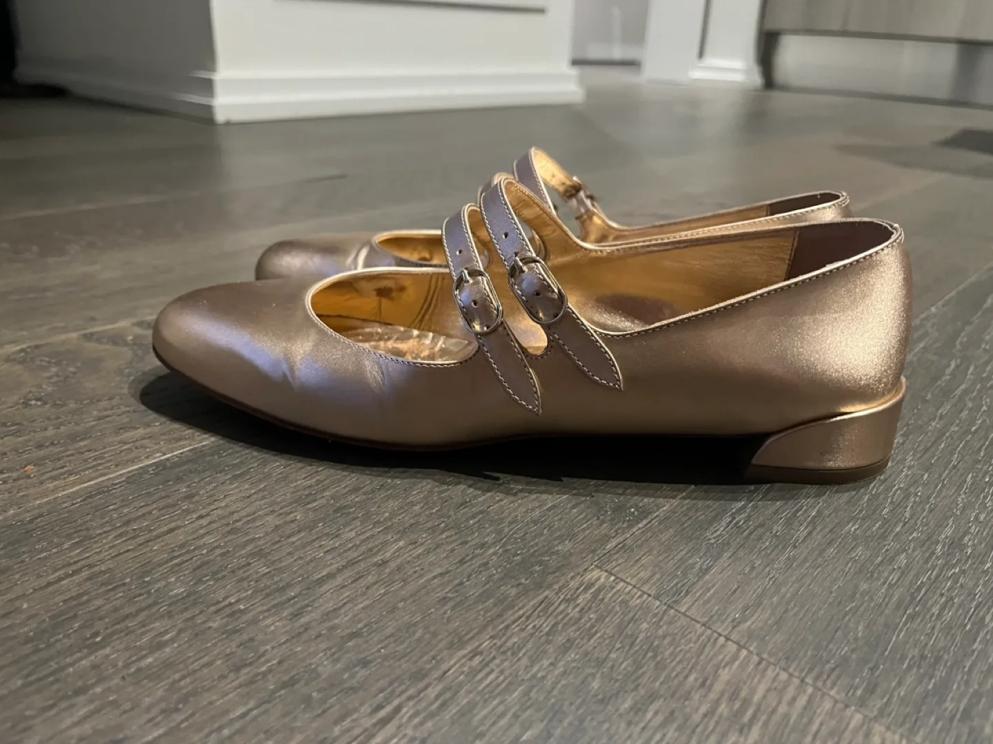 Christian Louboutin Miss Jane leather Mary Jane pumps image indicator(4)