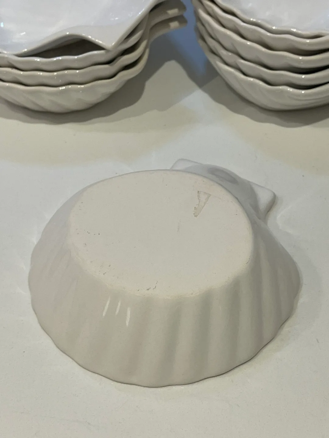 Set of 10 Shell Shaped Serving Dishes image indicator(3)