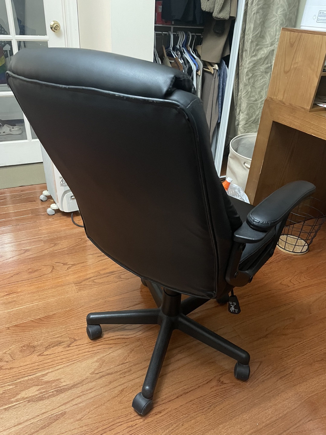 Black Office Chair - photo 2