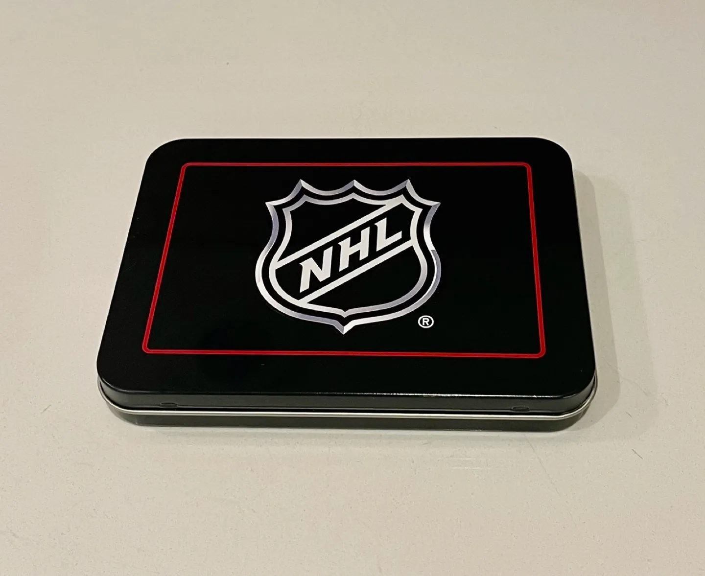 NHL Playing cards, poker chips & NHL book. image indicator(2)