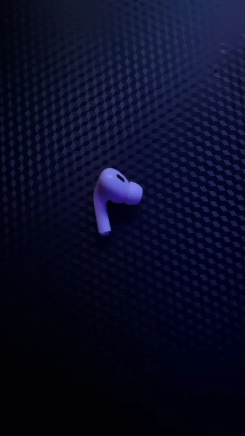 Left Side AirPods Pro (Generation 2) thumbnail