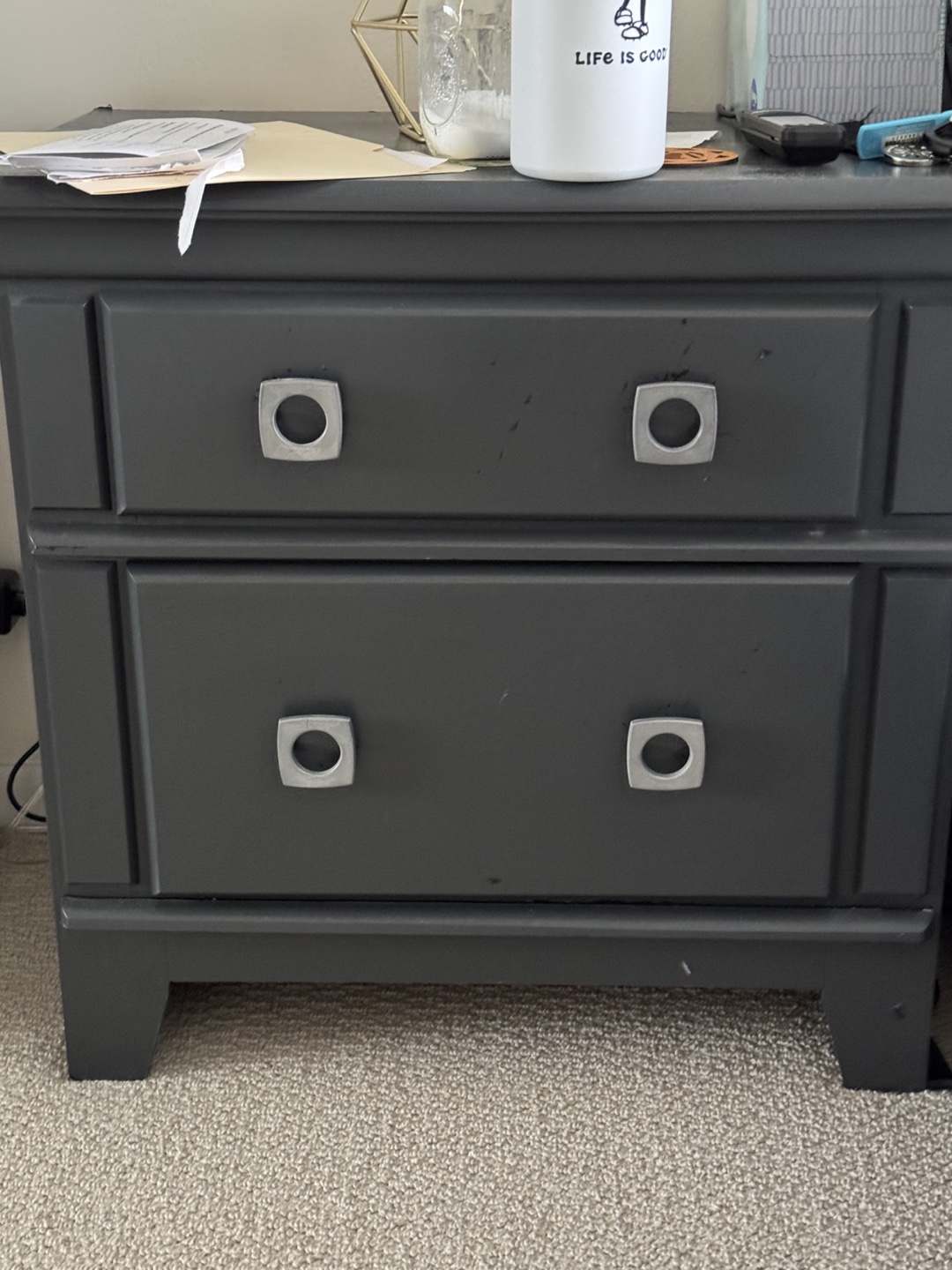 2 Nightstands