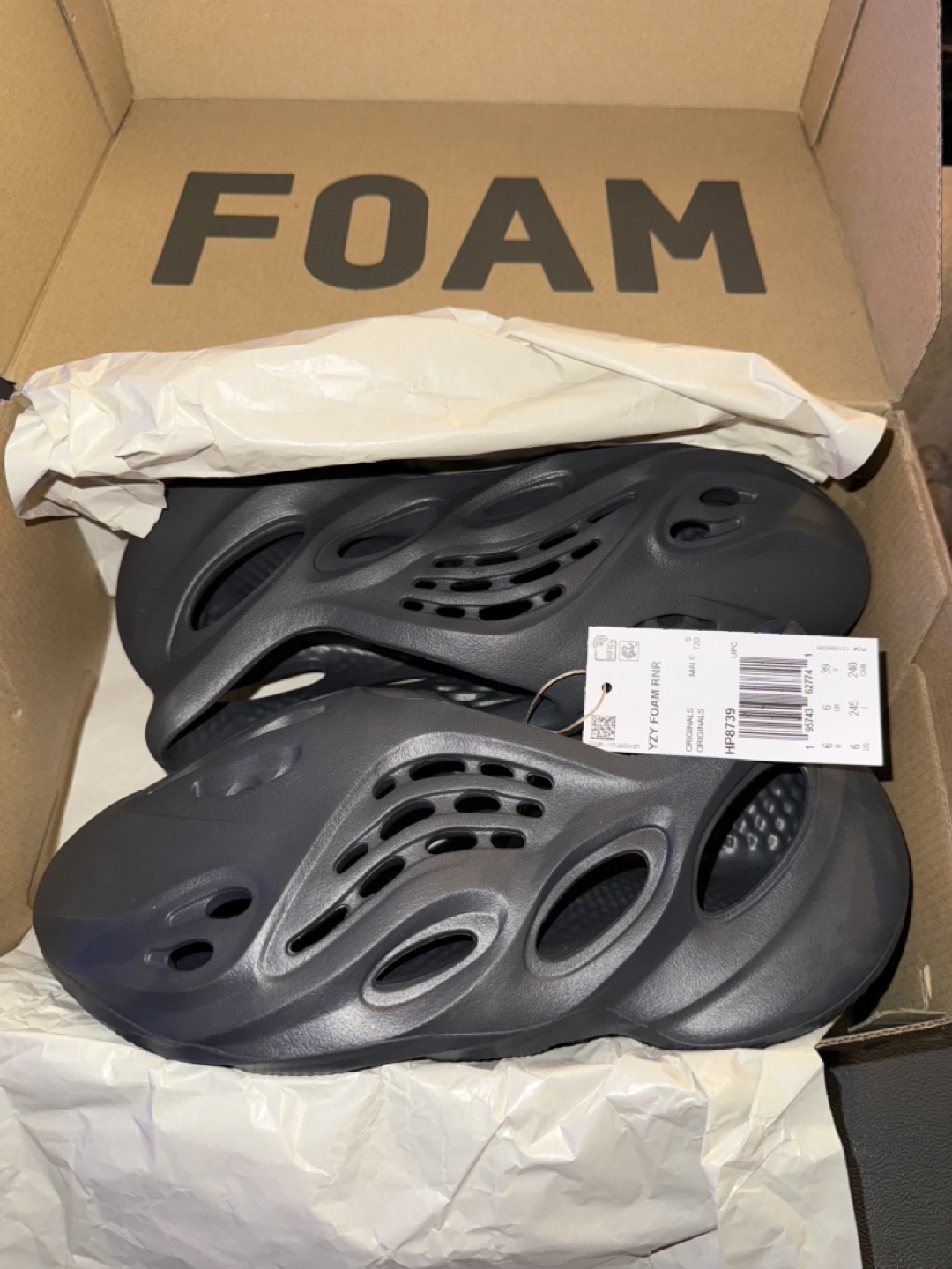 Adidas Yeezy Men’s Foam Runner Size 6 Onyx Black Dark Grey - photo 2