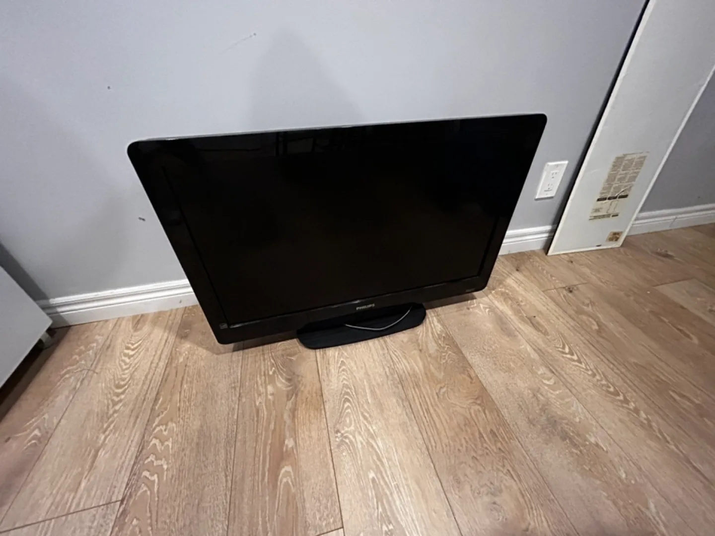 Philips 32-inch LCD TV