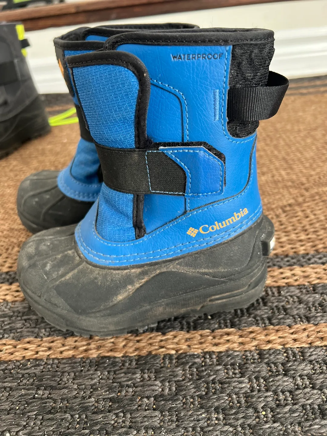 Columbia Kids Winter Boots size 10 image indicator(2)