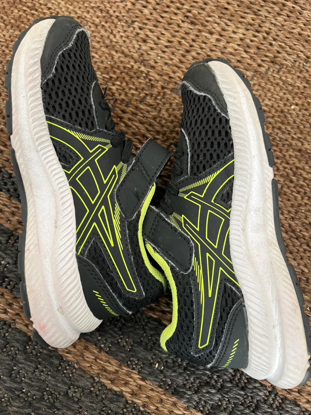 ASICS Kids Running Shoes Size 12 image indicator(2)