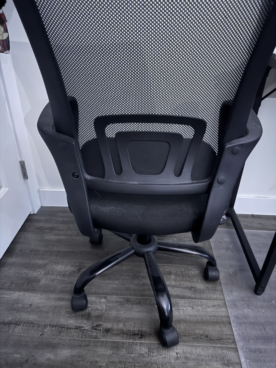 Black Mesh Office Chair - photo 2