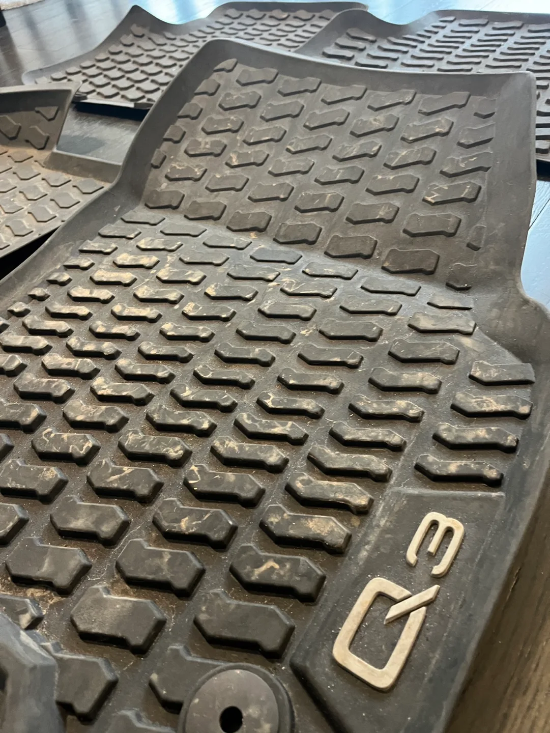 Audi Q3 All Weather Floor Mats image indicator(3)