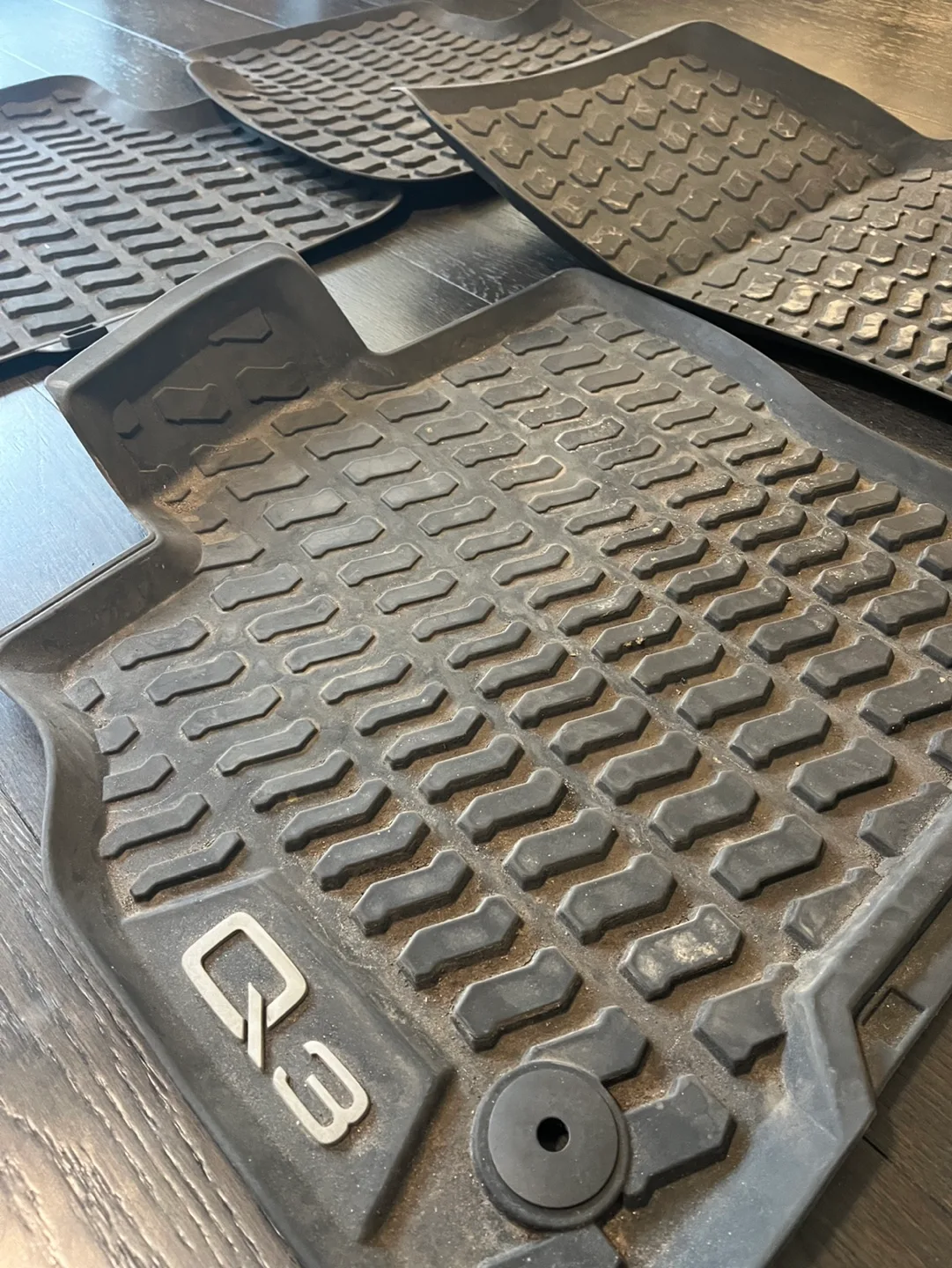 Audi Q3 All Weather Floor Mats image indicator(2)