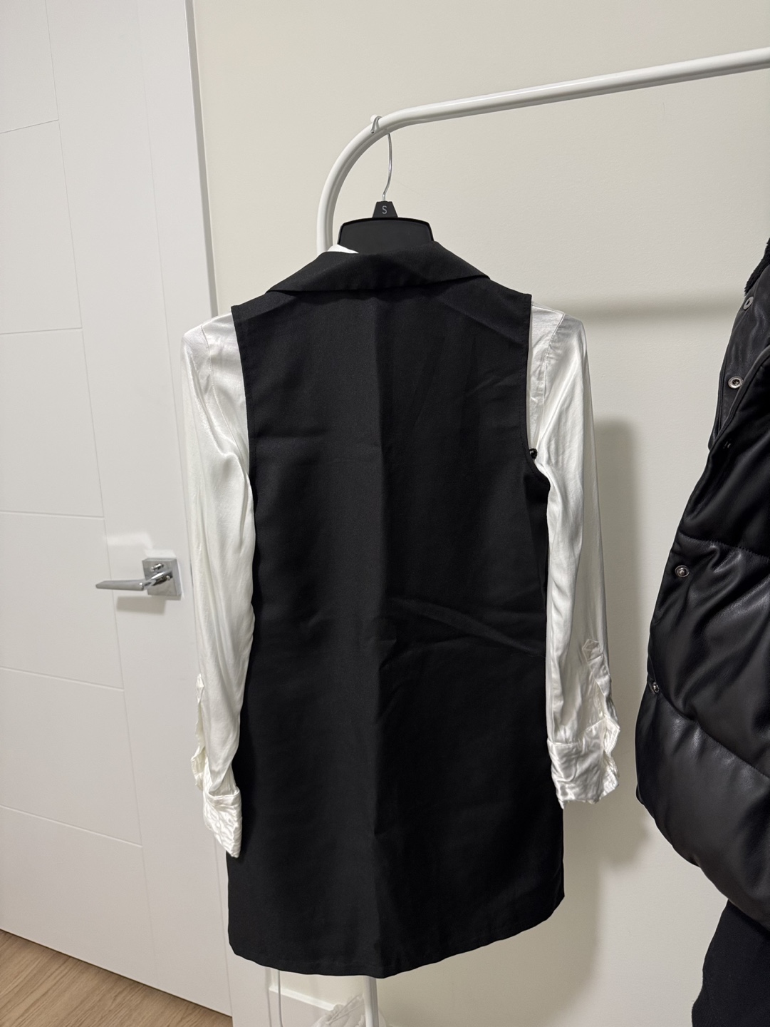Black Long Vest - photo 3