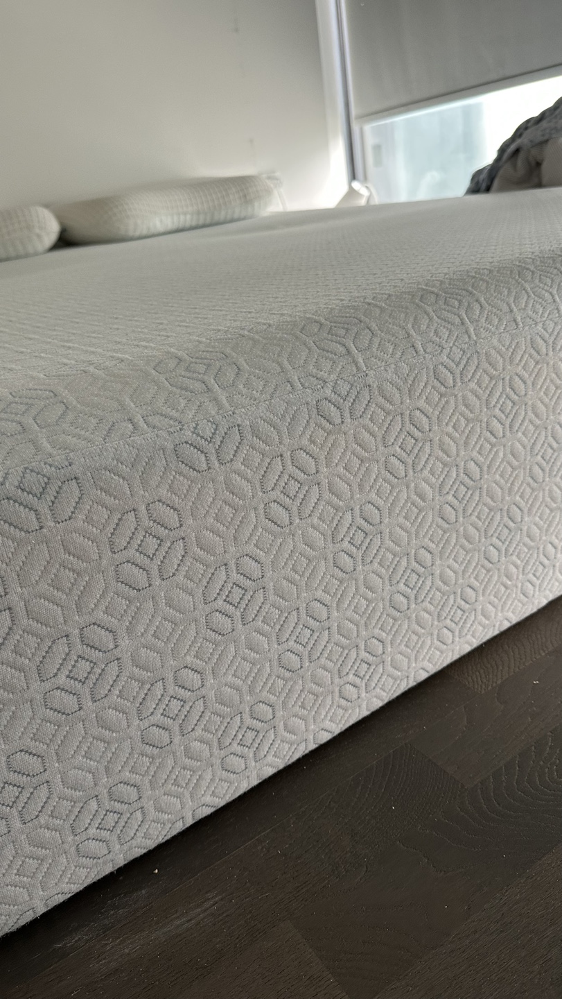 Pickup Today!! Queen Size Memory Foam Mattress and 2 pillows - photo 2