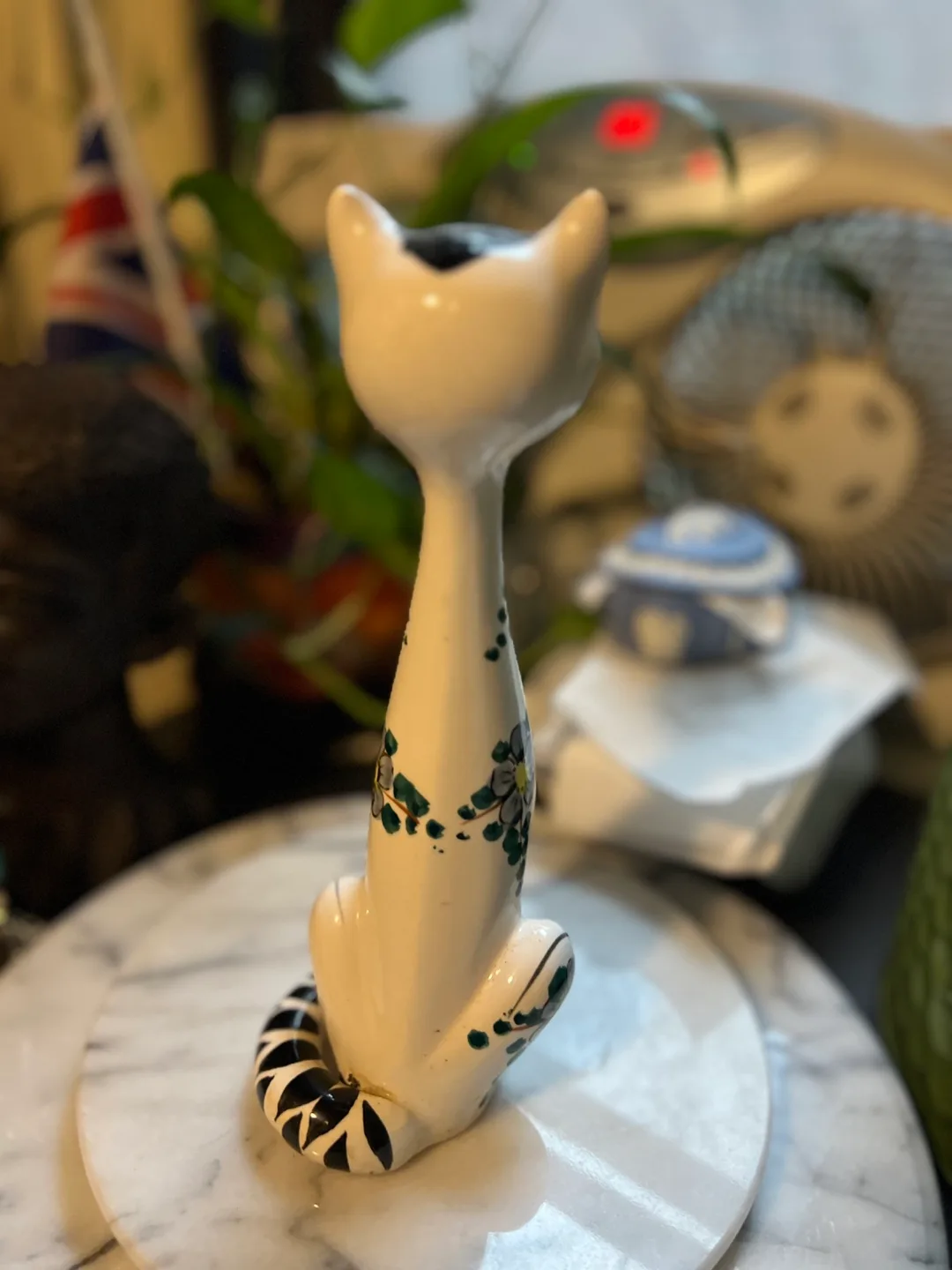Vintage Porcelain Cat Figurine image indicator(4)