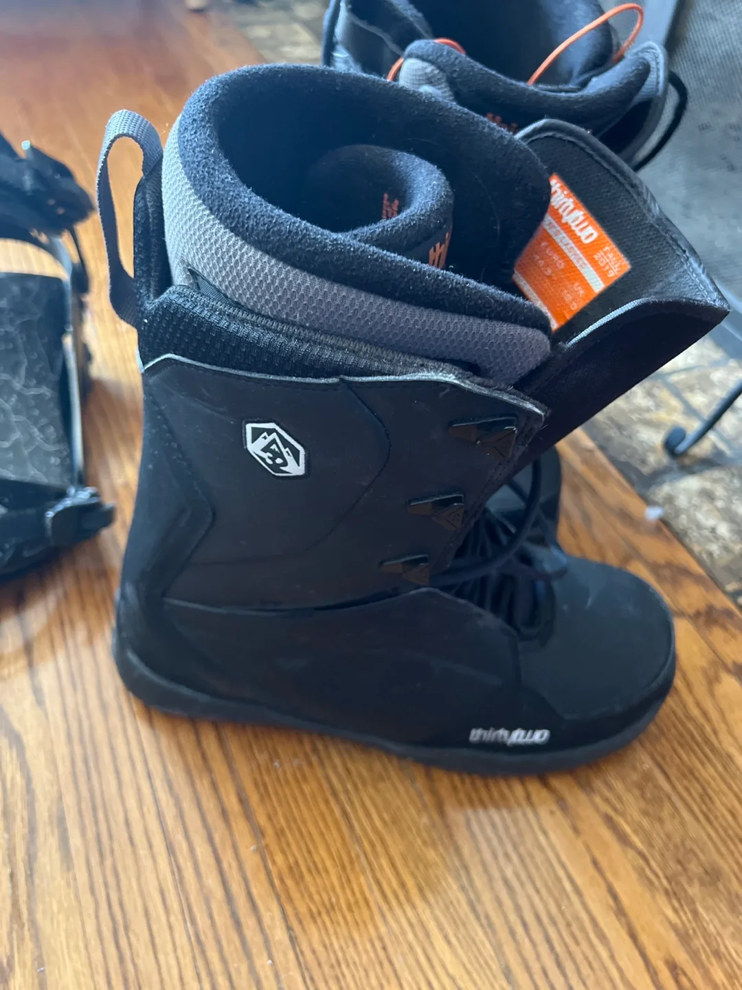 Ride A-10 Snowboard Bindings and ThirtyTwo Lashed Boots image indicator(3)