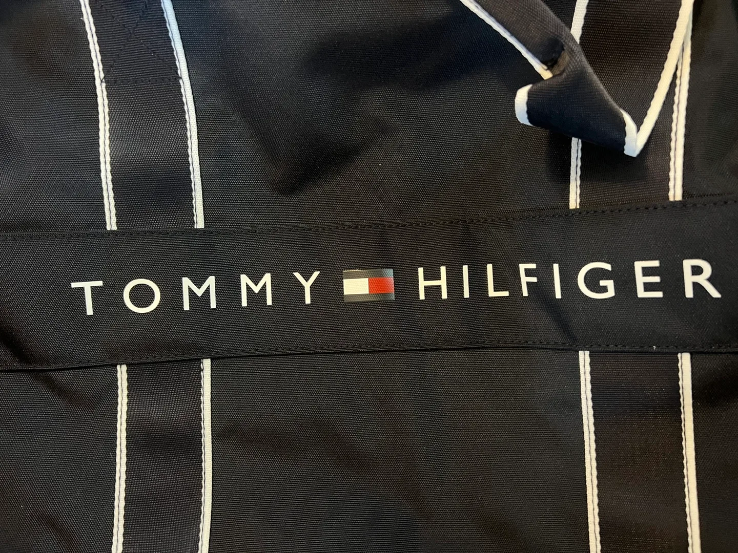 Tommy Hilfiger Duffle Bag image indicator(3)