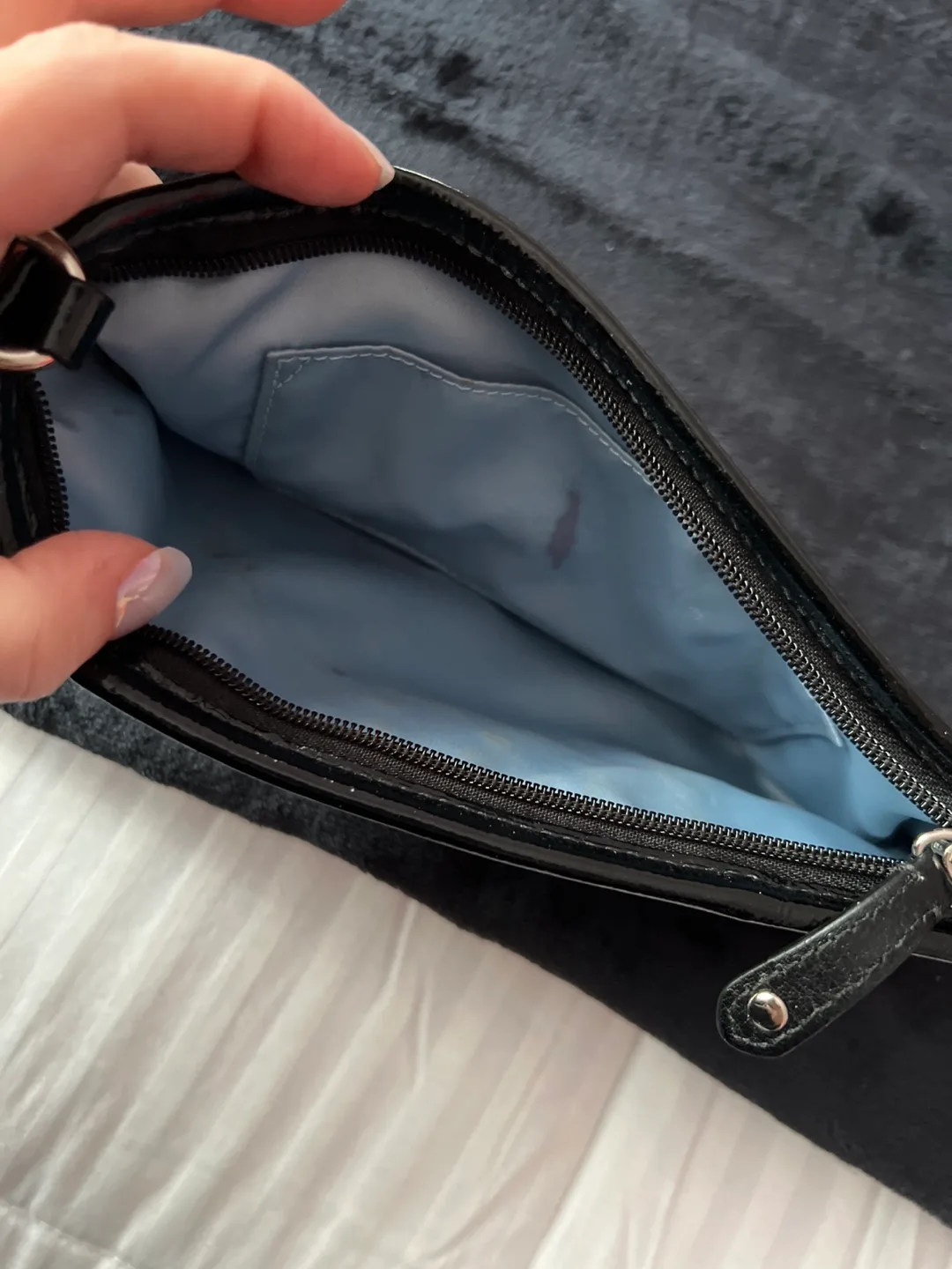 Coach Clutch image indicator(3)