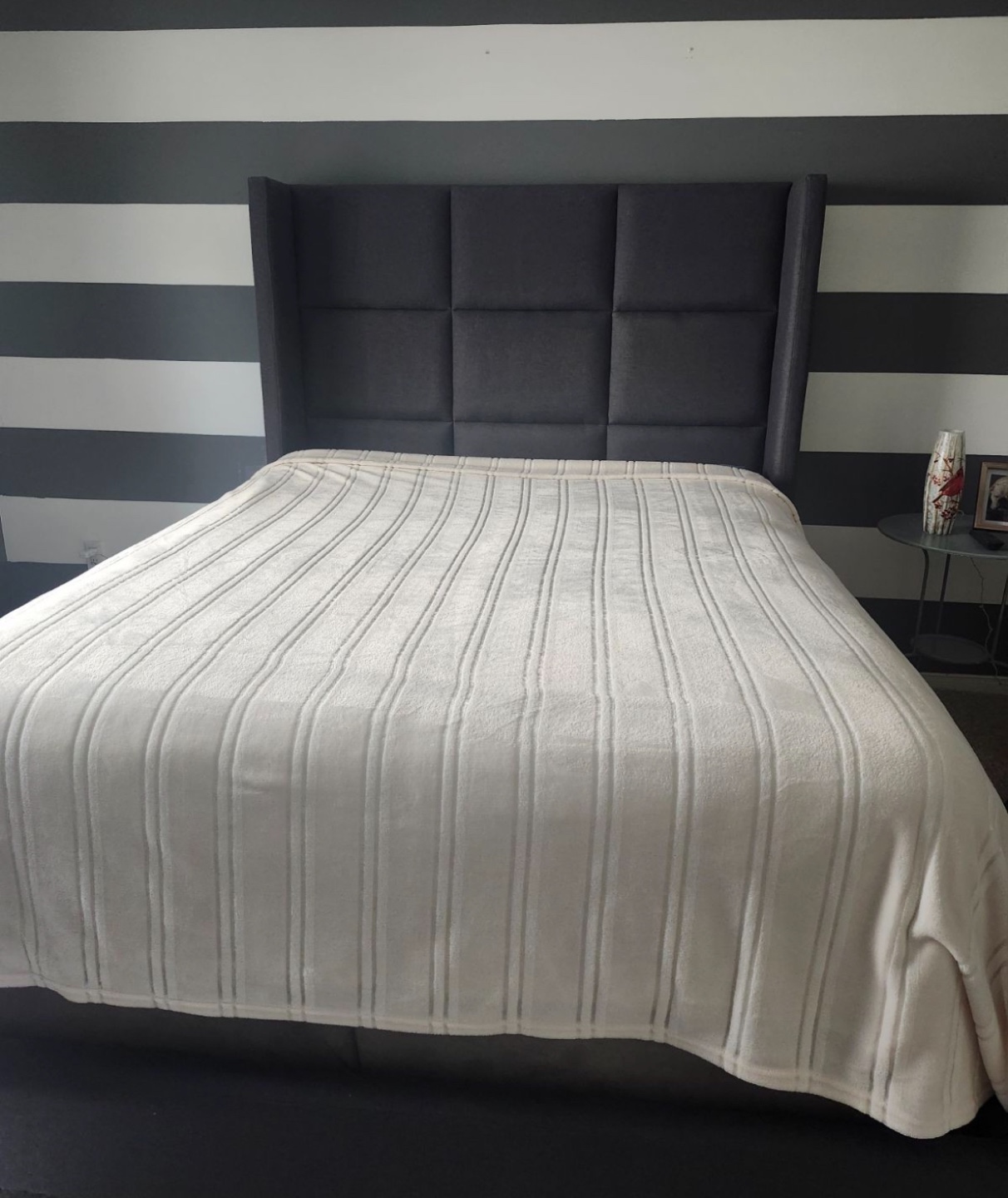Urban Barn Greyson Queen Bed - Taylor Charcoal - photo 3